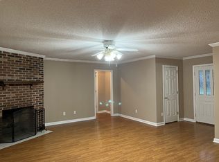 211 Somerset Ln, Tullahoma, TN 37388