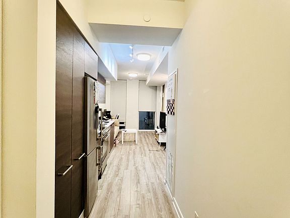 3rd image of 28 Wellesley St E #1106