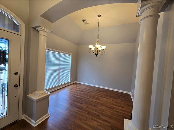 4th image of 1032 E Poplar St