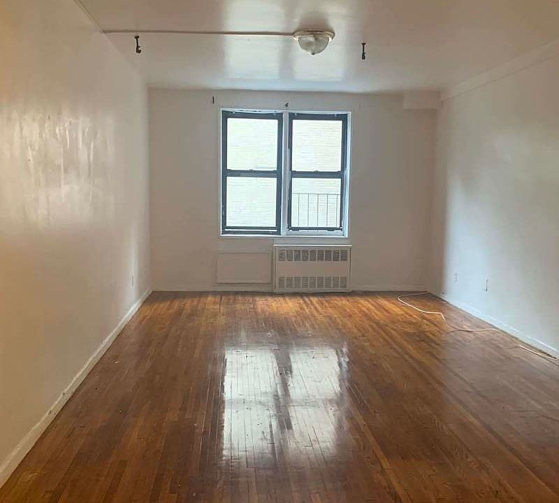 1st image of 181 Vermilyea Ave #52
