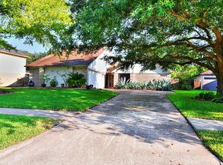15506 Rio Plaza Dr, Houston, TX 77083