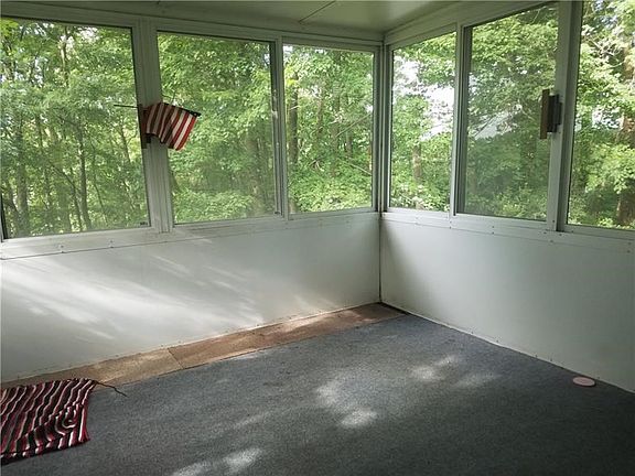 5th image of 121 Braethorn Dr