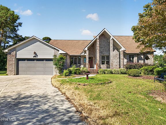 2nd image of 106 Bogey Court
