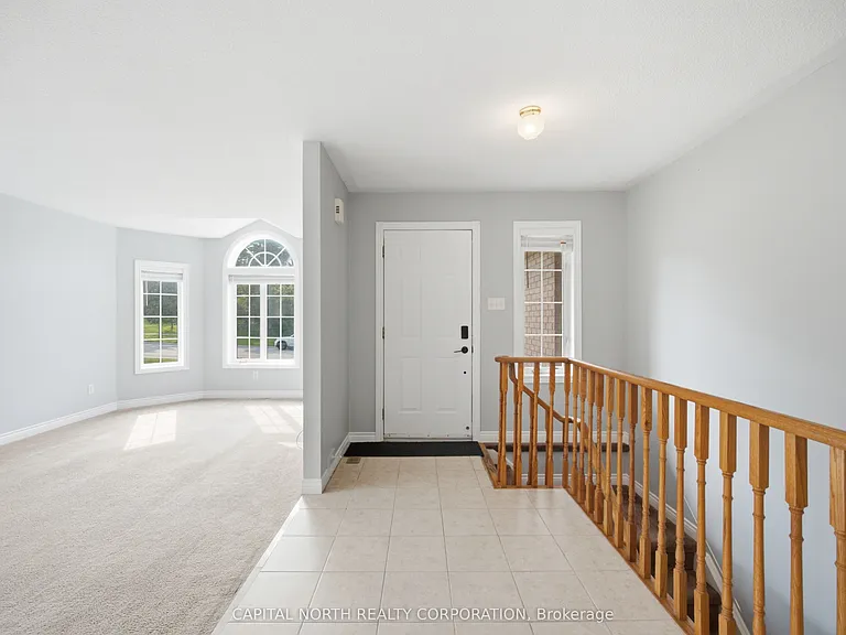 126 Marsellus Dr — Photo 4