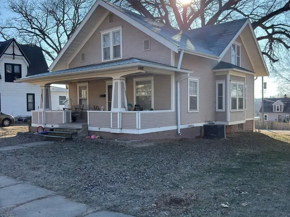 907 6th St, Corning, IA 50841