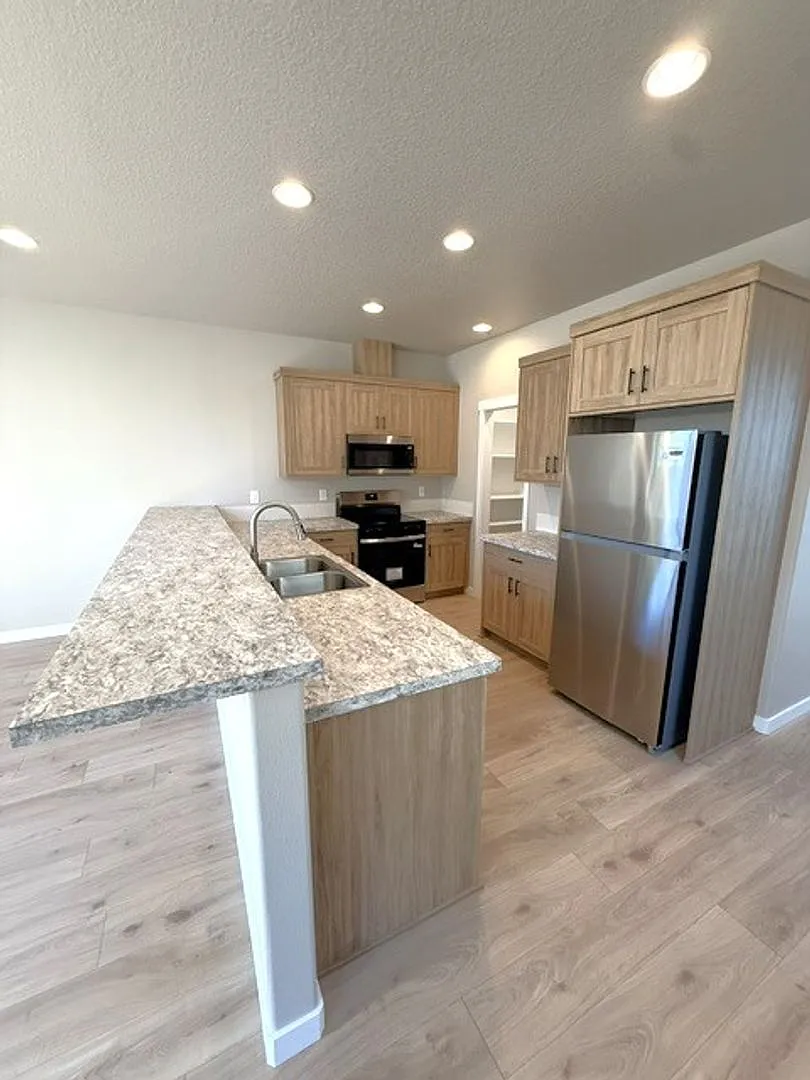 Brand-New 2026 Duplex Spacious 3-Bedroom Home — Photo 3