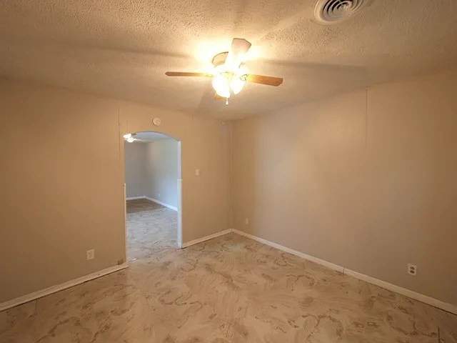 708 Jefferis Ave — Photo 8
