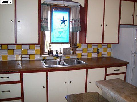 4th image of 2409 W C St