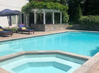 30 Duncan Dr, Greenwich, CT 06831