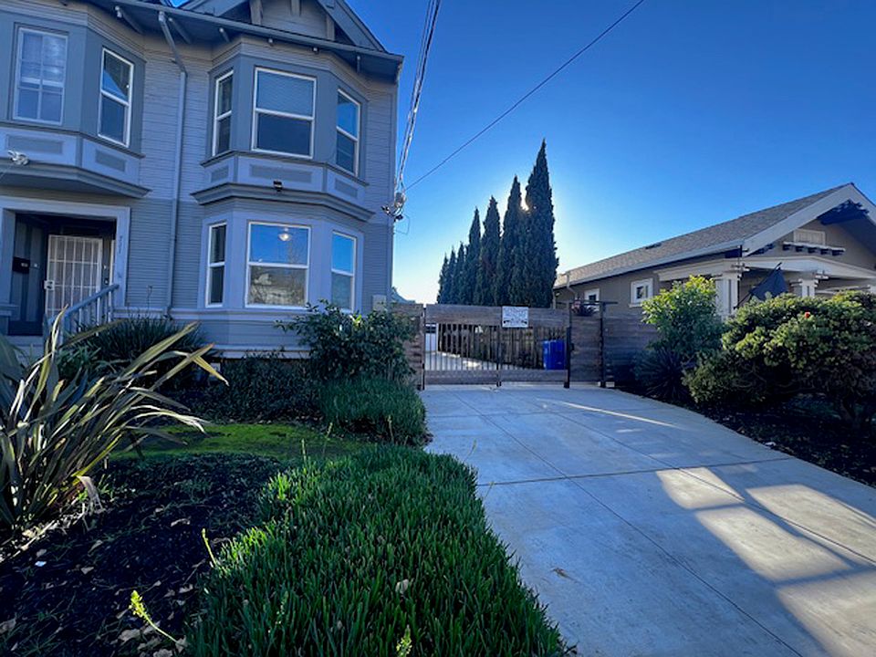 1st image of 709 32nd St