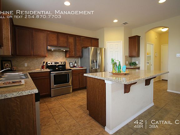 3rd image of 421 Cattail Cir