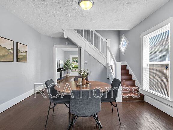 4th image of 1011 E Raymond St