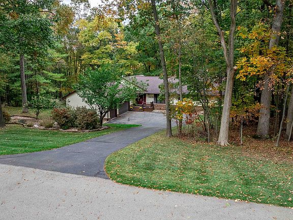 2nd image of 11439 Cloverlawn Dr