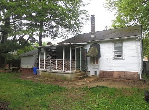 2nd image of 1216 Tyler Ave