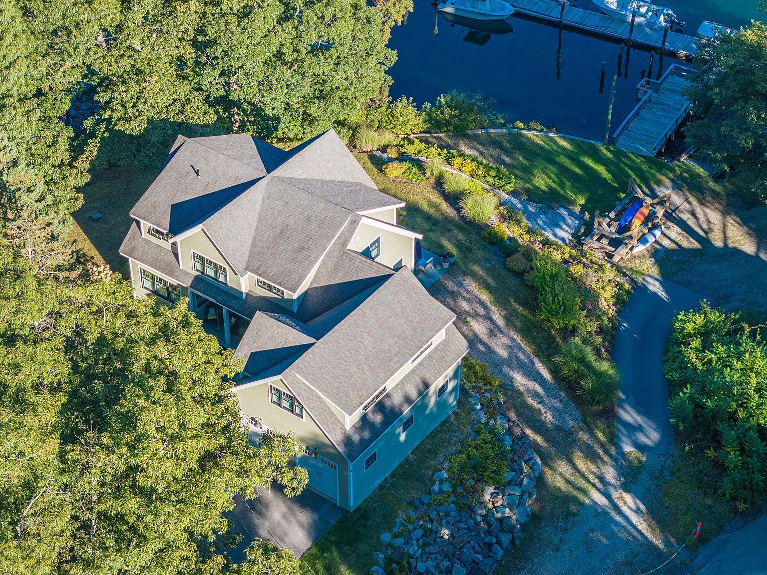 4 bed, 4.0 bath, 3681 sqft, $10,000 — Photo 3