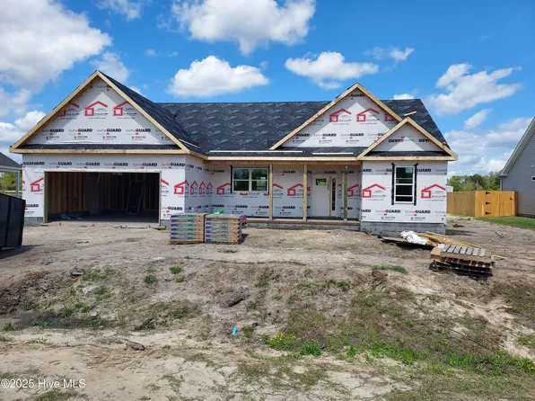 657 Bright Harvest Drive, Maysville, NC 28555