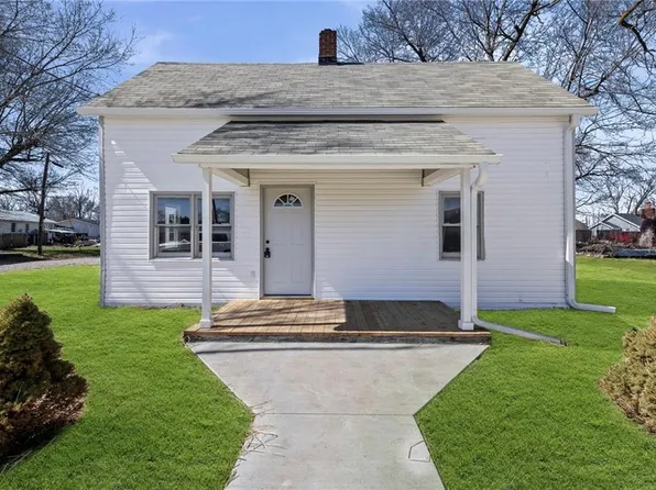 302 Wells St, Orrick, MO 64077