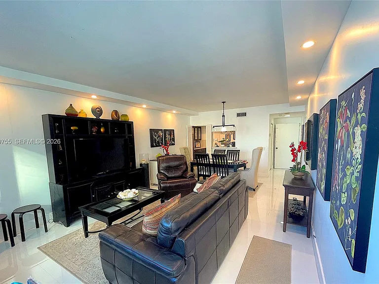 3505 S Ocean Dr #1111 — Photo 3