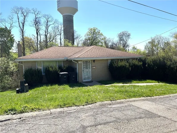 136 Cunningham Dr, Steubenville, OH 43952