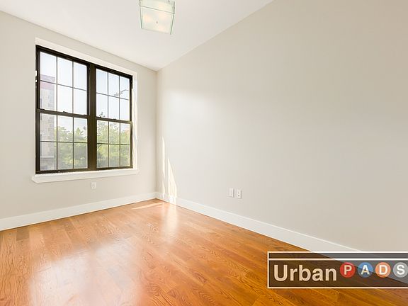 2nd image of 190 Jefferson St #3LL