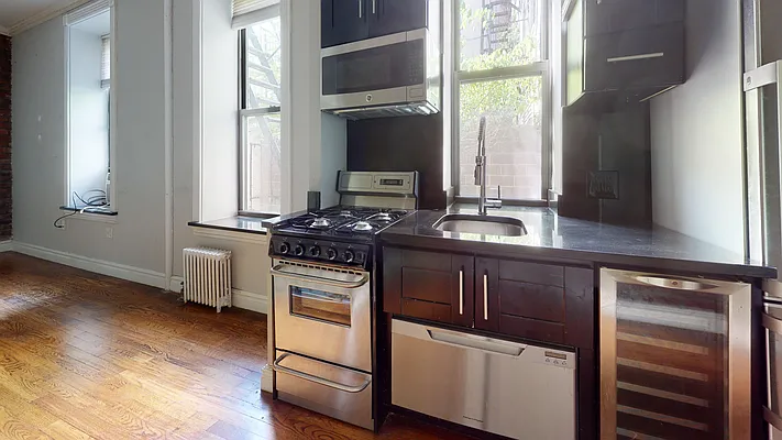 Rented by Bond New York | media 6