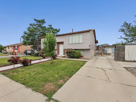 3rd image of 8129 W Armoridge Ln S