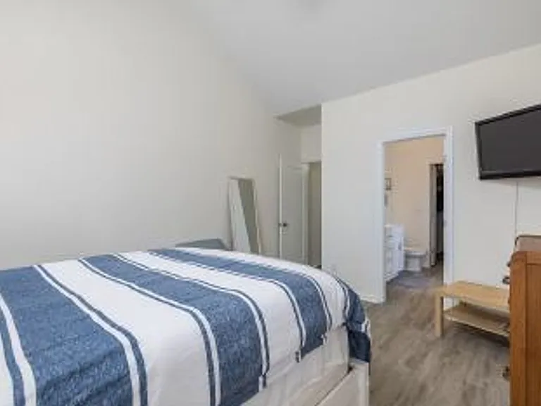 305 Broadleaf Dr — Photo 20