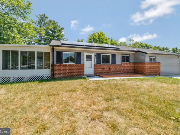 6216 Auth Rd, Suitland, MD 20746