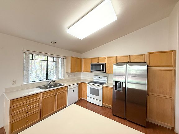 5th image of 94-1034 Halewili St