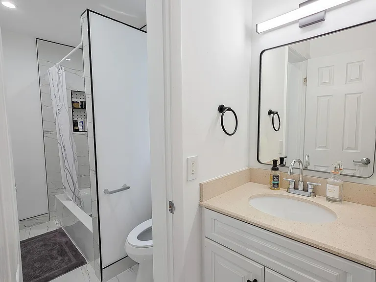 1877 NE 15th Ave #1877 — Photo 13
