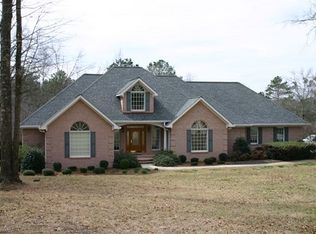 1441 Plantation Dr, Sandersville, GA 31082