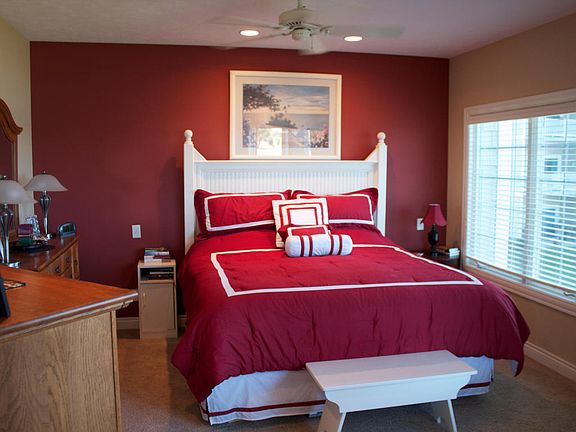 5th image of 221 Lakeside Dr #9