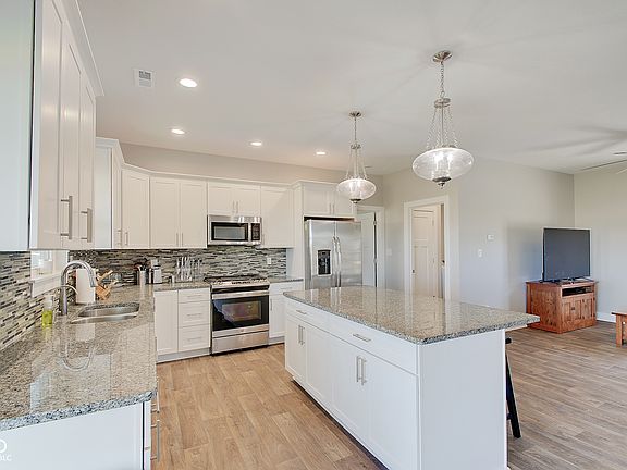 3rd image of 646 N Sobota Way