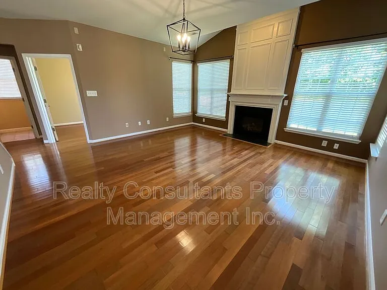 1481 Cantwell Ct — Photo 11