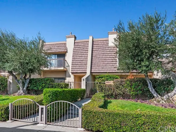 18425 Collins St Unit D, Tarzana, CA 91356