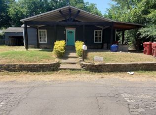 218 E 12th St, Bonham, TX 75418