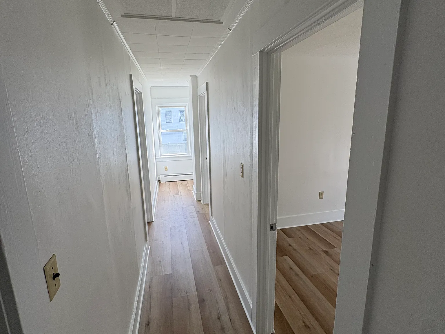 4 bed, $2,100 — Photo 3