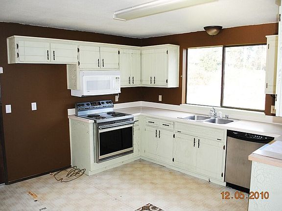 3rd image of 1142 SW Leschi Dr
