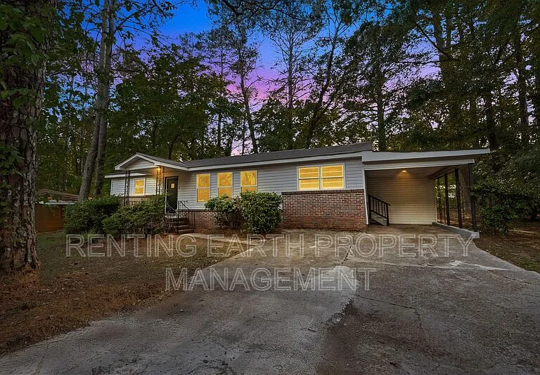 1128 Cardwell Ln — Photo 2