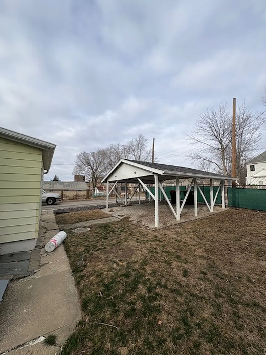901 NE Glen Oak Ave #2 photo 1