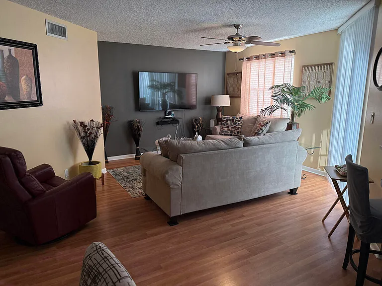 10451 W Broward Blvd #306 — Photo 3