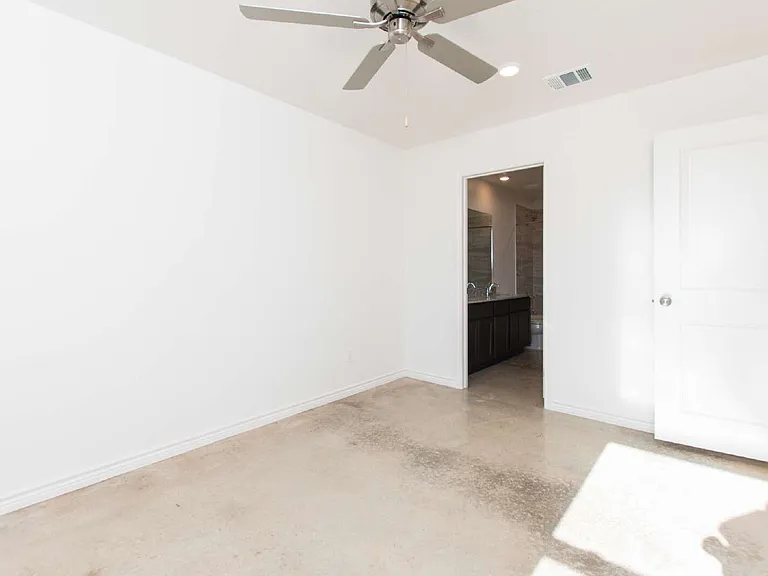 1301 Concord Dr — Photo 10