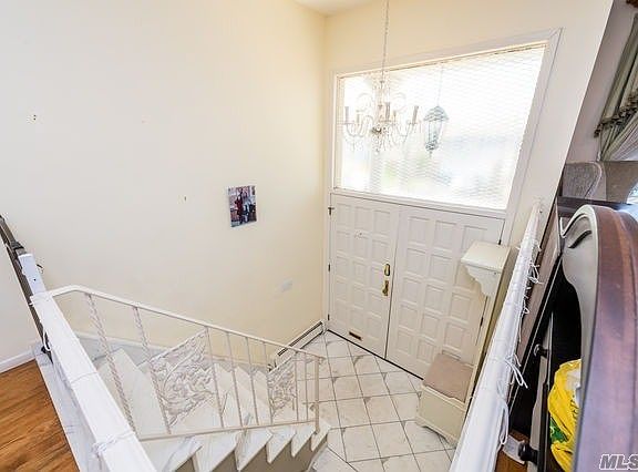 4th image of 629 Arbuckle Ave