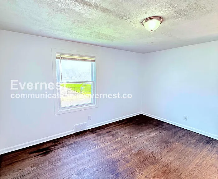 16834 Fairfield St — Photo 14