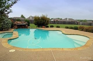 1st image of 109 Mustang Dr