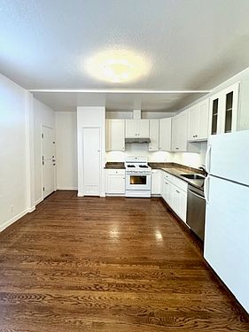 5th image of 2030 Powell St