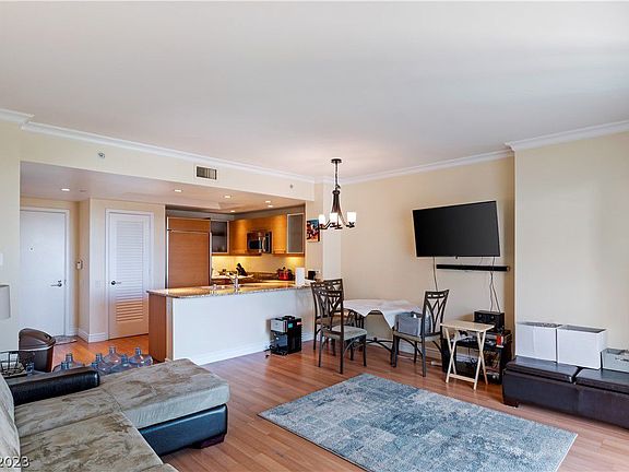 5th image of 322 Karen Ave Unit 806