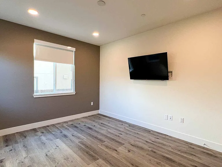 Ridgeway Apartments — Photo 12