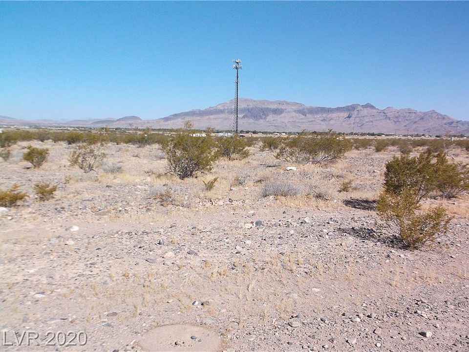 2nd image of 801 E Bonita Ave