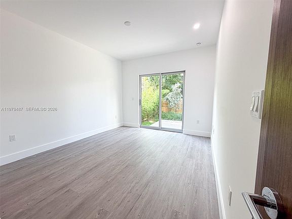 4th image of 3669 Frow Ave